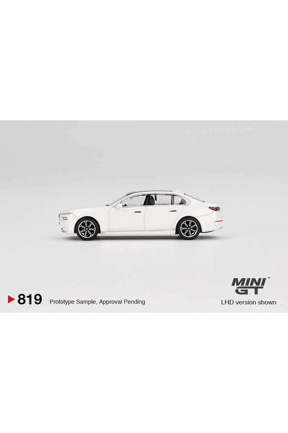 Mini GT 1:64 BMW i7 xDrive60 – Mineral White Model Araba Mini GT 1:64 BMW i7 xDrive60 – Mineral White Model Araba