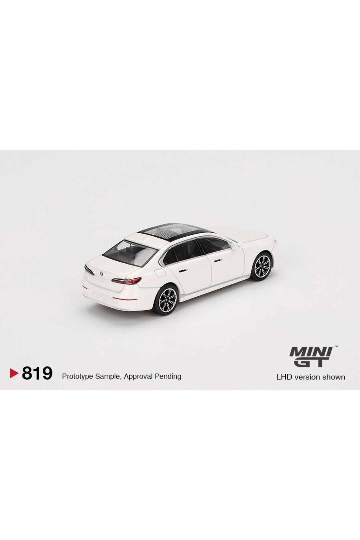 Mini GT 1:64 BMW i7 xDrive60 – Mineral White Model Araba Mini GT 1:64 BMW i7 xDrive60 – Mineral White Model Araba