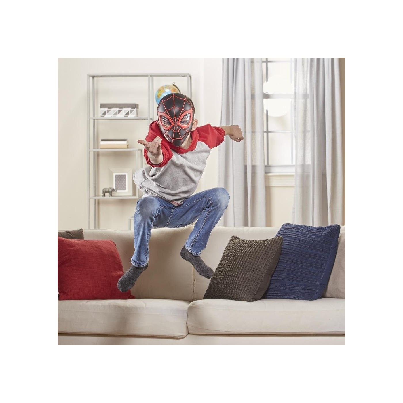 Hasbro Marvel Spider-Man Miles Morales Kahraman Maskesi – Çocuk Kostüm Aksesuarı Hasbro Marvel Spider-Man Miles Morales Kahraman Maskesi – Çocuk Kostüm Aksesuarı