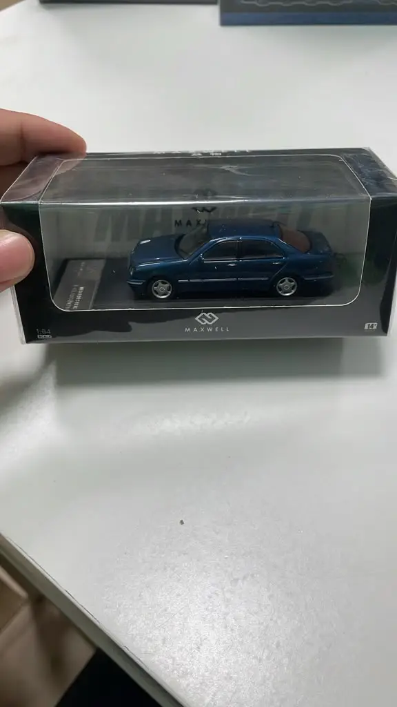 MaxWell Mercedes-Benz E-Class W210 Lacivert 1:64 Metal Model Araba