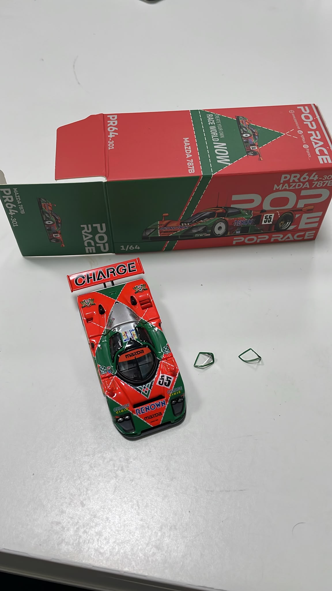 Outlet Pop Race Mazda 787B #55 Renown 1:64 Model Araba – Far Camları Kopuk