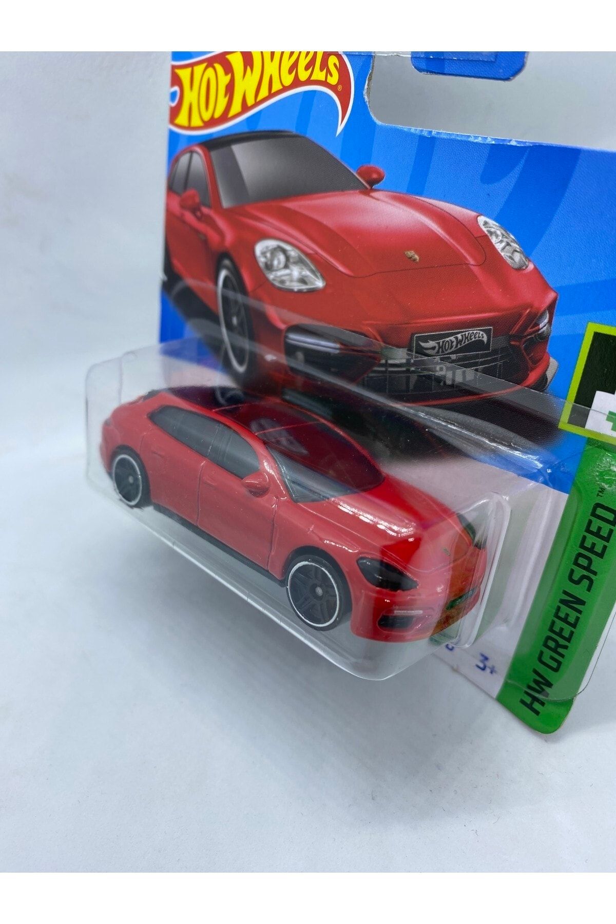 Porsche Panamera Turbo S E-hybrid Sport Turismo Kırmızı Porsche Panamera Turbo S E-hybrid Sport Turismo Kırmızı