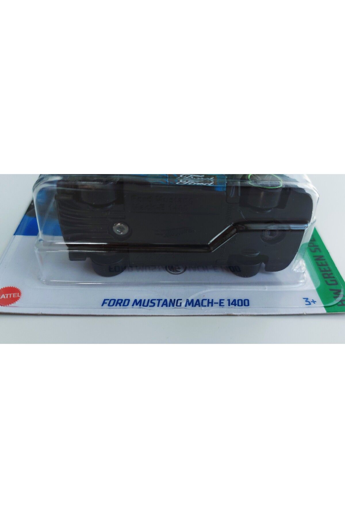 Hot Wheels TREASURE HUNT Ford Mustang Mach-E 1400 TH Özel Model Araba Hot Wheels TREASURE HUNT Ford Mustang Mach-E 1400 TH Özel Model Araba