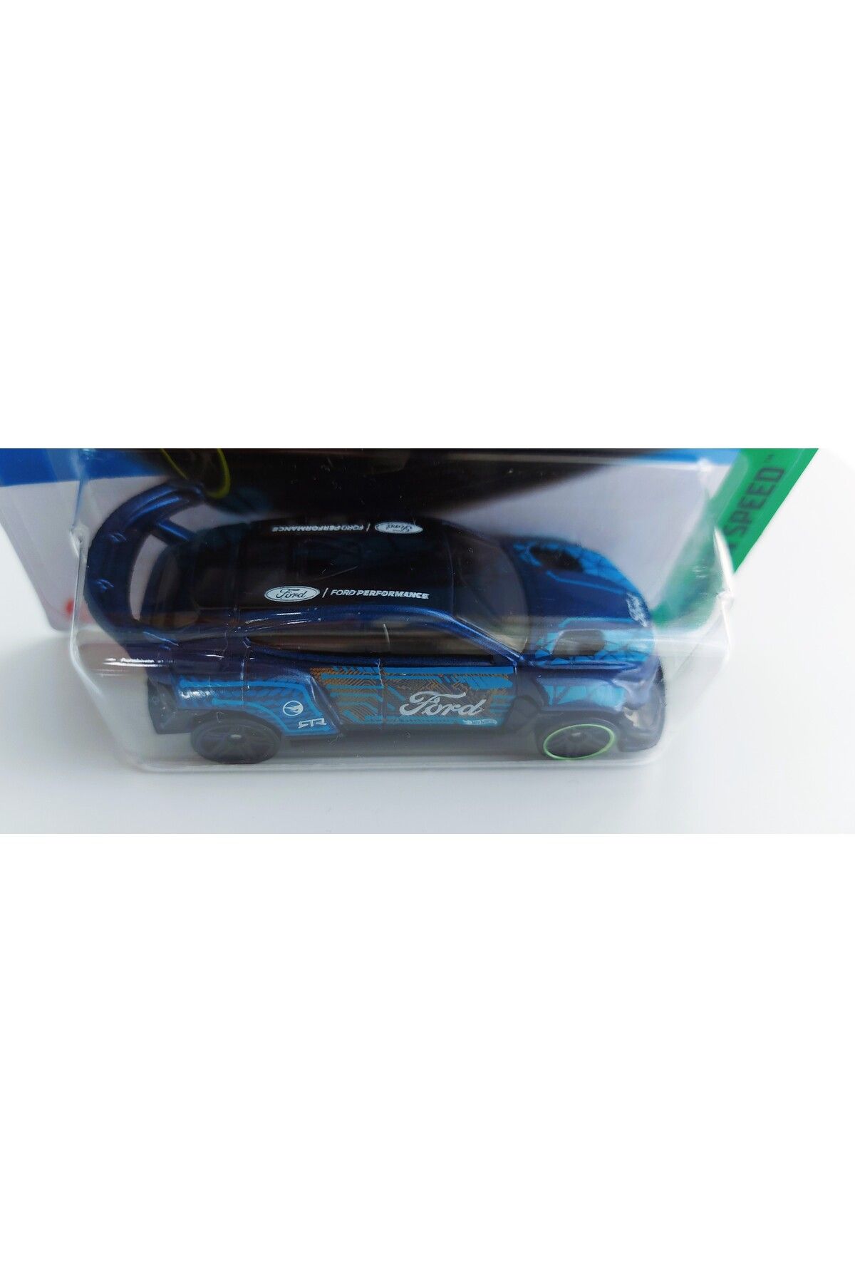 Hot Wheels TREASURE HUNT Ford Mustang Mach-E 1400 TH Özel Model Araba Hot Wheels TREASURE HUNT Ford Mustang Mach-E 1400 TH Özel Model Araba